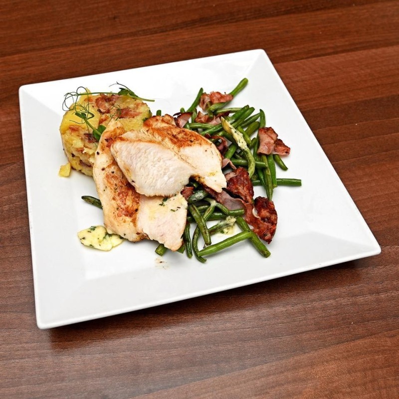 Bistecca di pollo con fagioli