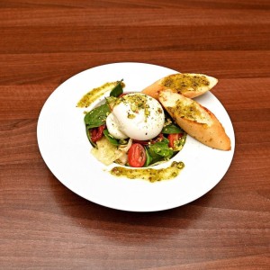 Insalata con burrata