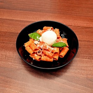 Rigatoni con Burrata