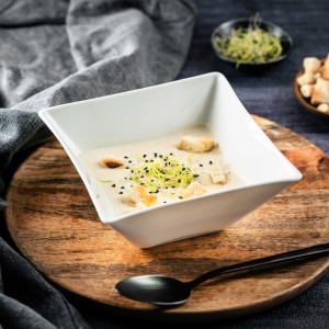 Česneková polévka s krutony